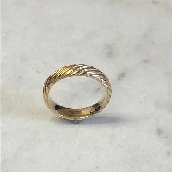 Anthropologie engraved swirl ring NEW - Picture 2 of 8